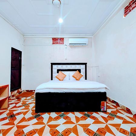 De Costa Palace - Pick And Drop Available Benares Buitenkant foto