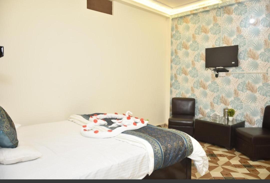 De Costa Palace - Pick And Drop Available Benares Buitenkant foto