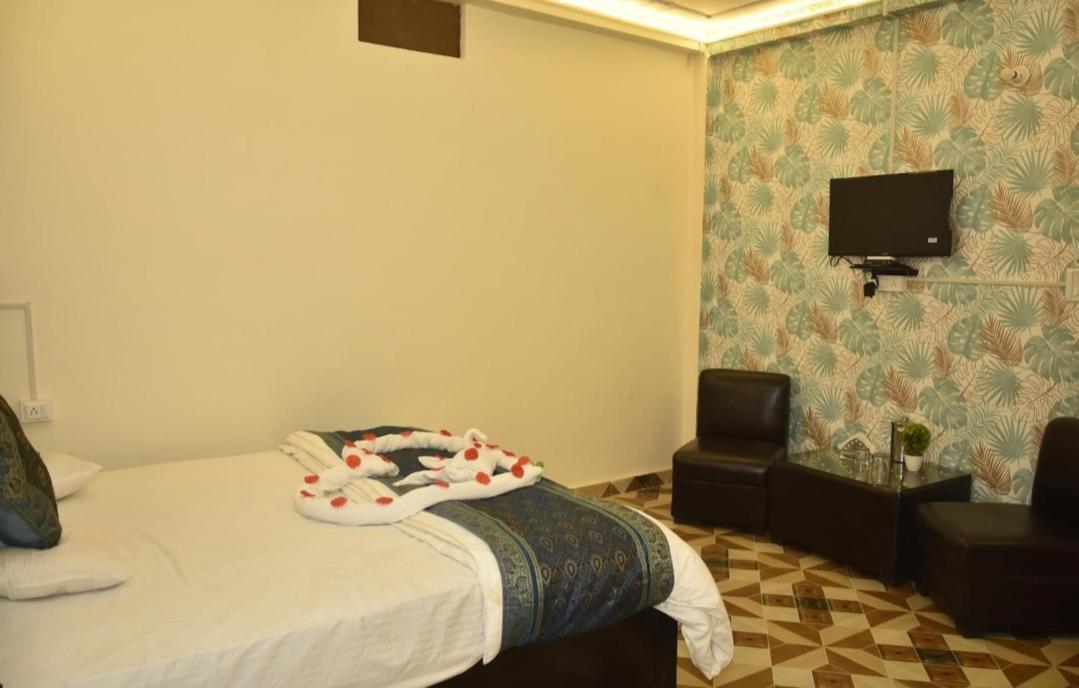 De Costa Palace - Pick And Drop Available Benares Buitenkant foto