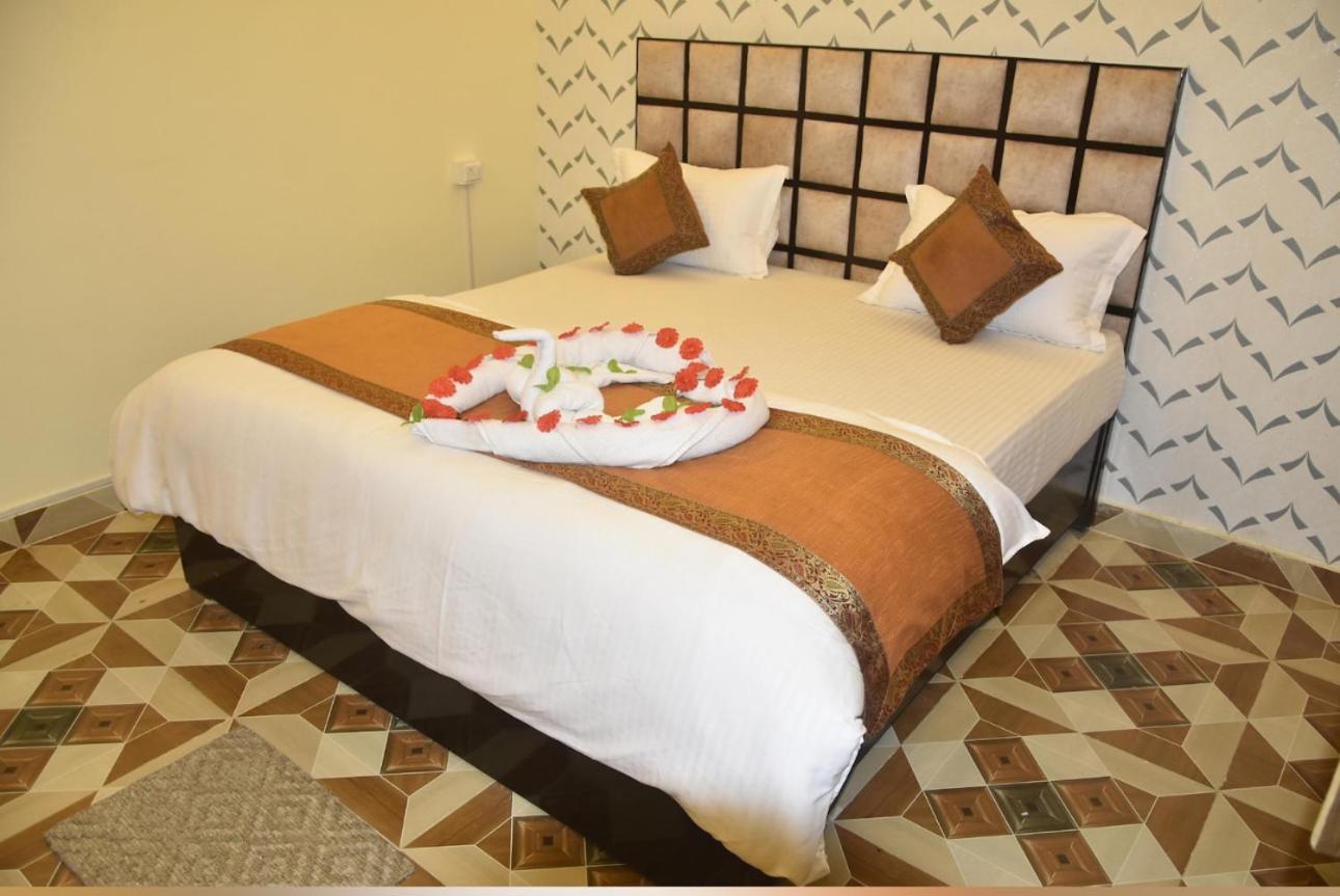 De Costa Palace - Pick And Drop Available Benares Buitenkant foto