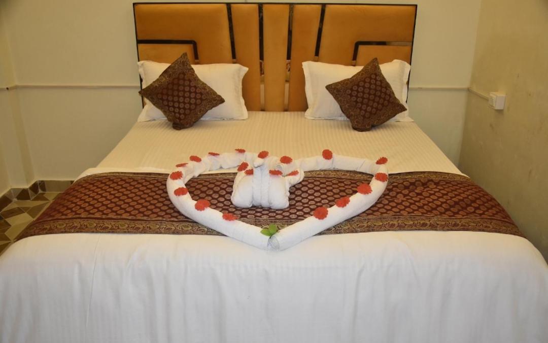 De Costa Palace - Pick And Drop Available Benares Buitenkant foto